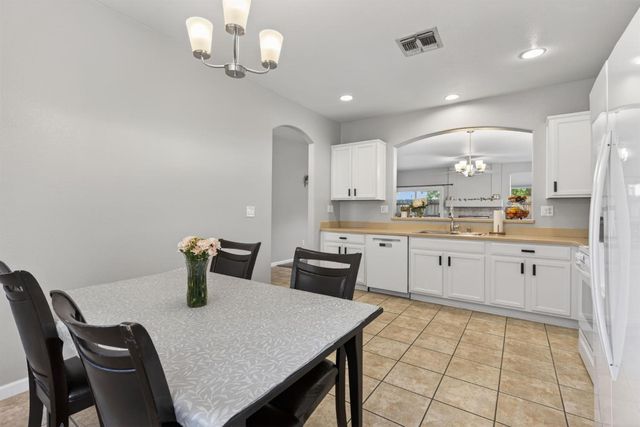 8232 Gold Sierra Ct, Antelope, CA 95843