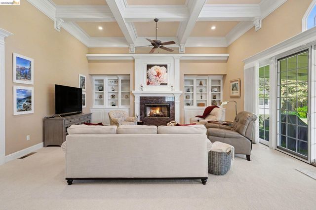 131 Loren Ln, Oakley, CA 94561