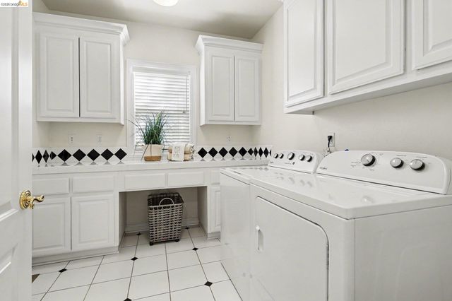 131 Loren Ln, Oakley, CA 94561