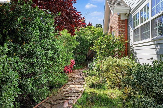 131 Loren Ln, Oakley, CA 94561