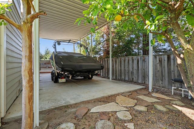 131 Loren Ln, Oakley, CA 94561