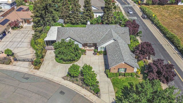 131 Loren Ln, Oakley, CA 94561