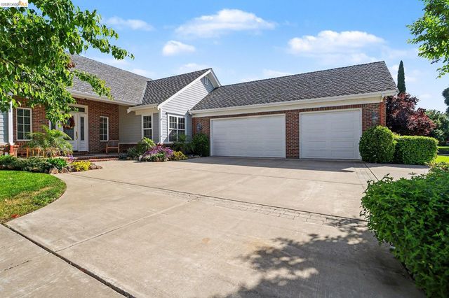 131 Loren Ln, Oakley, CA 94561