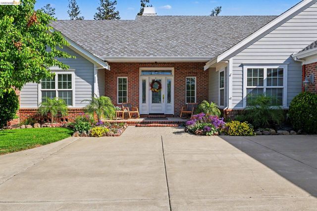 131 Loren Ln, Oakley, CA 94561