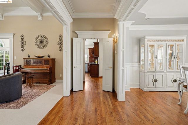 131 Loren Ln, Oakley, CA 94561