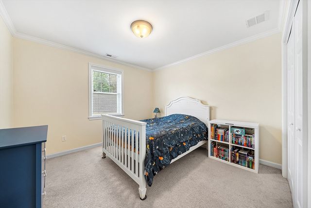17 Russell Rd, Framingham, MA 01702