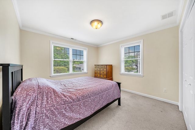 17 Russell Rd, Framingham, MA 01702