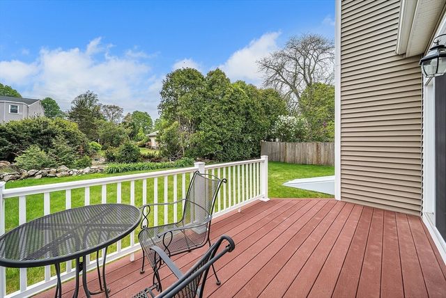17 Russell Rd, Framingham, MA 01702