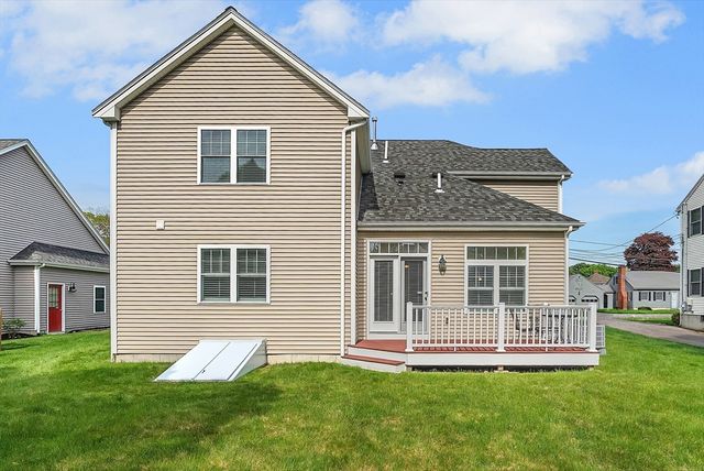 17 Russell Rd, Framingham, MA 01702