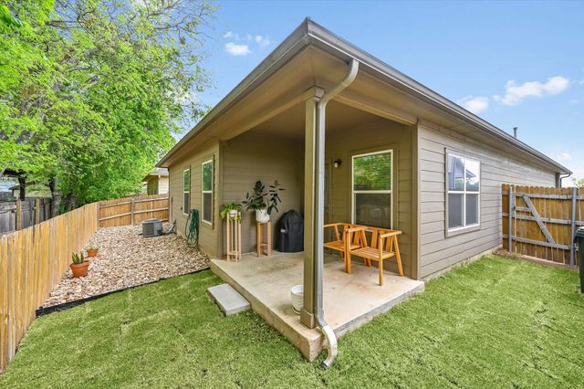 115 Cibolo Creek DR, Kyle, TX 78640