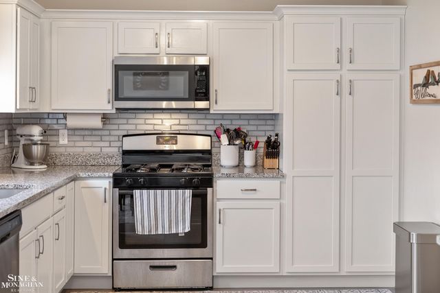 21622 Rosedale Street, St Clair Shores, MI 48080