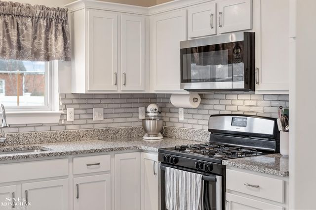 21622 Rosedale Street, St Clair Shores, MI 48080