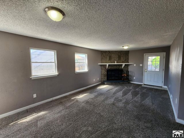 611 E Pitkin Ave, Pueblo, CO 81004
