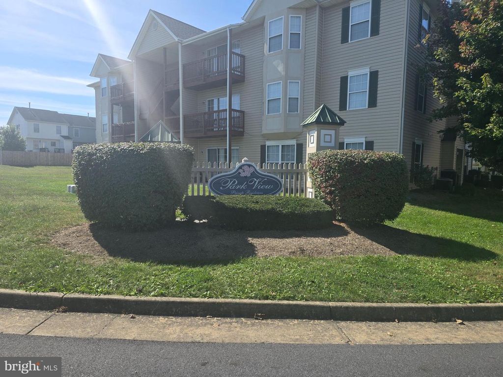 151 BROOKLAND TERRACE #8, Winchester, VA 22602
