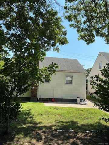 11824 236th Street, Cambria Heights, NY 11411