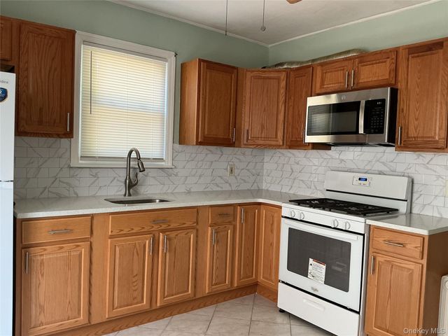 11824 236th Street, Cambria Heights, NY 11411