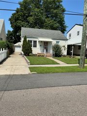 11824 236th Street, Cambria Heights, NY 11411