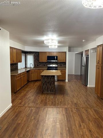 2945 Frazier Lane, Colorado Springs, CO 80922