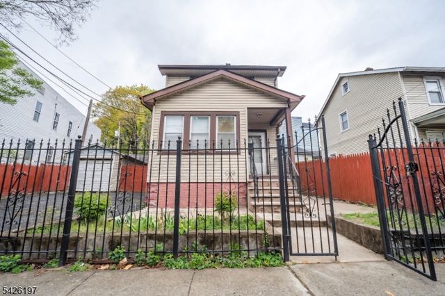 25 Goodwin Ave, Newark City, NJ 07112