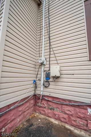 25 Goodwin Ave, Newark City, NJ 07112