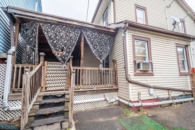 25 Goodwin Ave, Newark City, NJ 07112