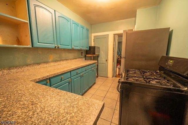 25 Goodwin Ave, Newark City, NJ 07112