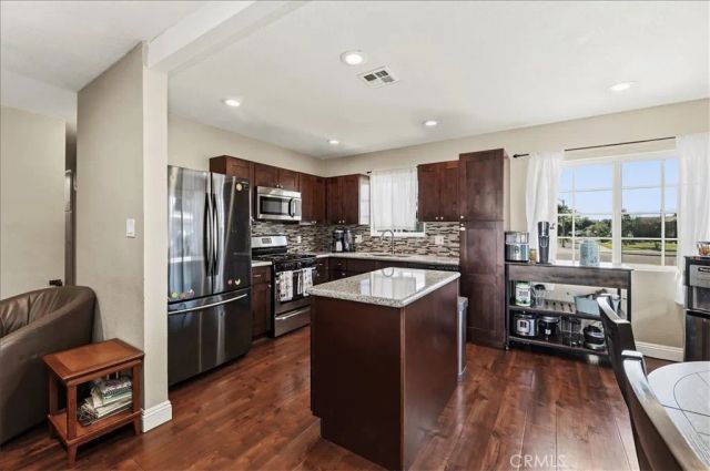 6698 Montclair Drive, Riverside, CA 92504