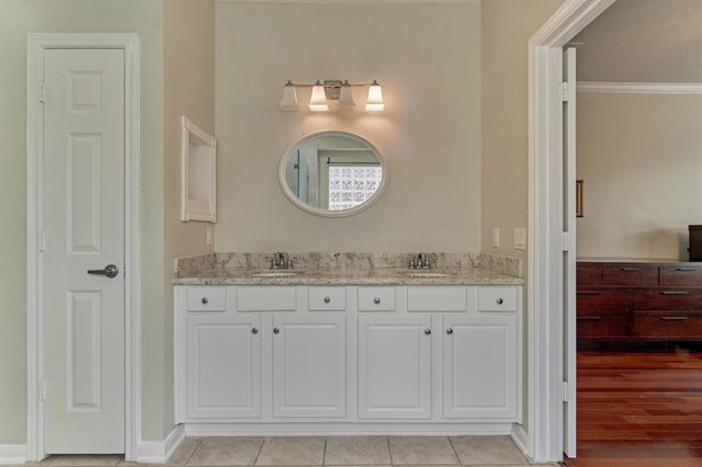 166 W Lilac Ridge Place, The Woodlands, TX 77384