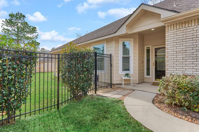 166 W Lilac Ridge Place, The Woodlands, TX 77384