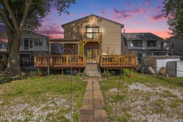 37881 Sunnybrook Street, Harrison Charter Township, MI 48045