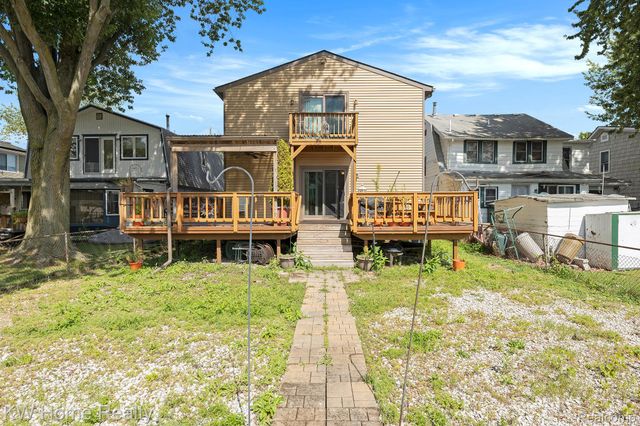 37881 Sunnybrook Street, Harrison Charter Township, MI 48045