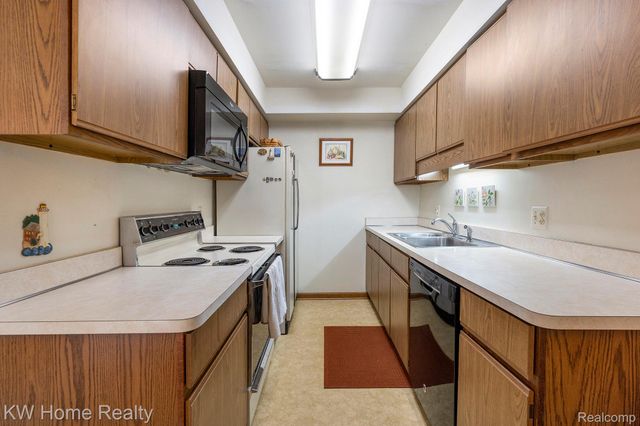 37881 Sunnybrook Street, Harrison Charter Township, MI 48045