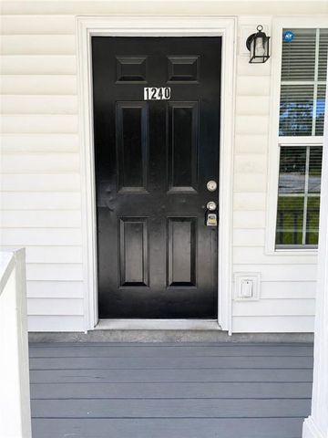 1240 Pinedale Circle NW, Conyers, GA 30012
