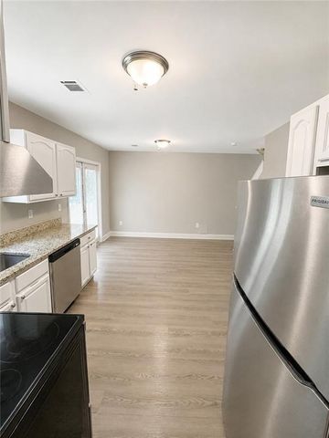 1240 Pinedale Circle NW, Conyers, GA 30012