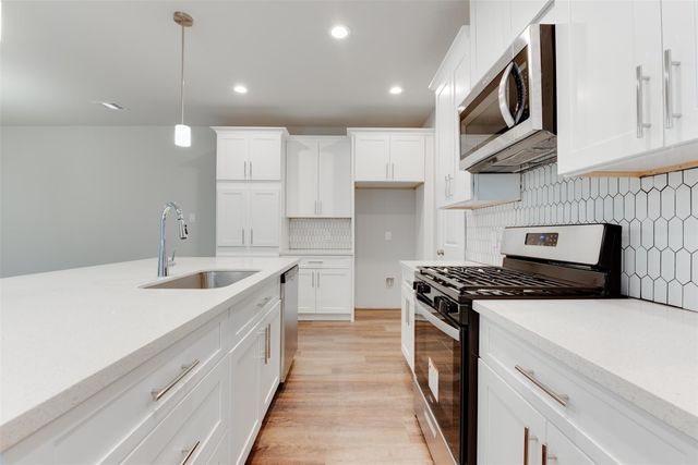 6615 Ezzard Charles Lane, Houston, TX 77091