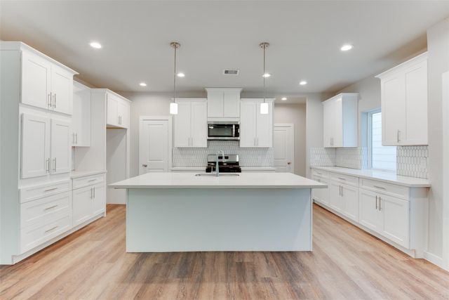 6615 Ezzard Charles Lane, Houston, TX 77091