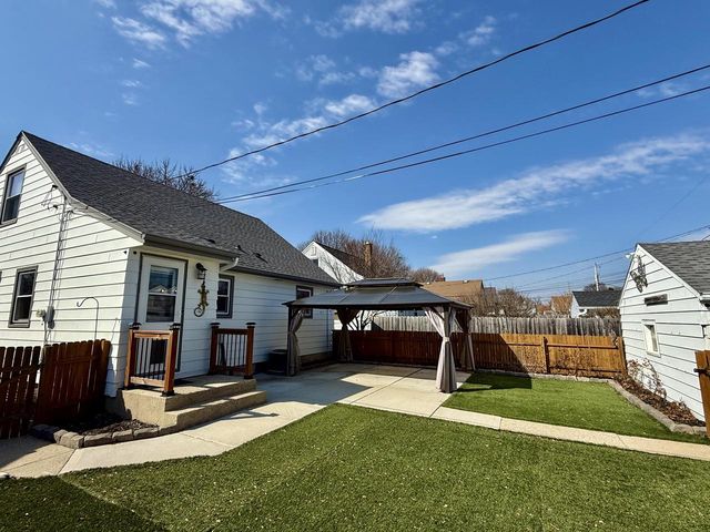 2566 S 64th STREET, Milwaukee, WI 53219