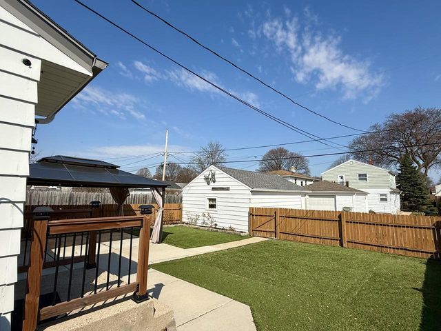 2566 S 64th STREET, Milwaukee, WI 53219