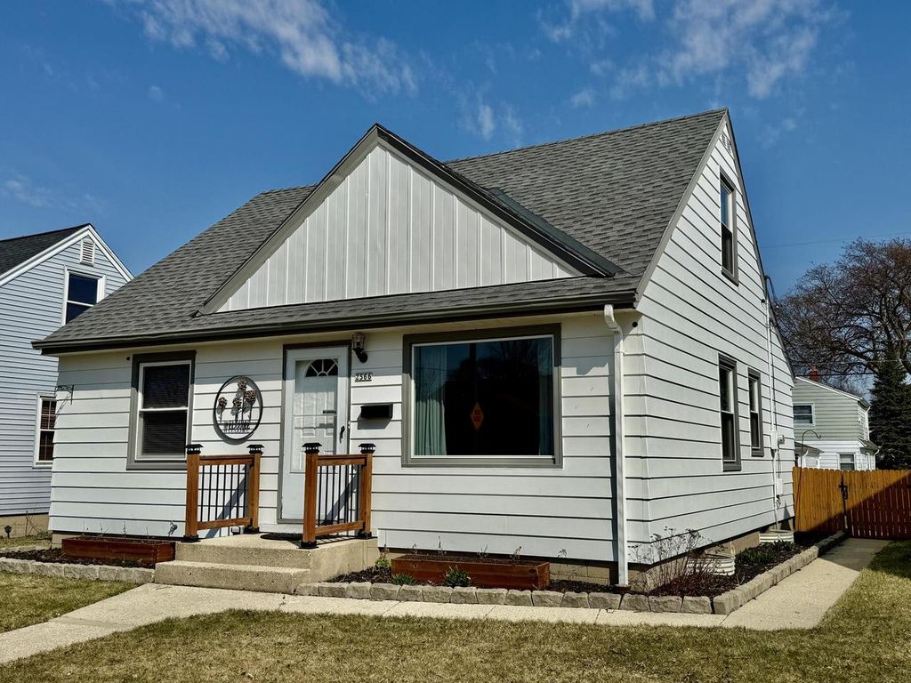 2566 S 64th STREET, Milwaukee, WI 53219
