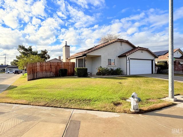 7415 Asseri Street, Bakersfield, CA 93313