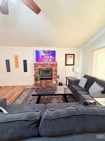 7415 Asseri Street, Bakersfield, CA 93313