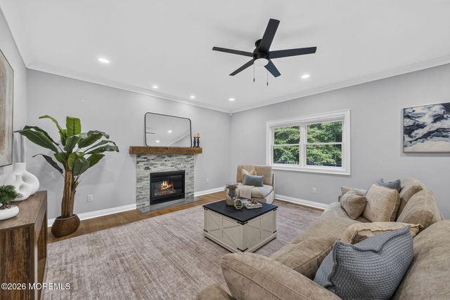 284 Middle Road, Holmdel, NJ 07733