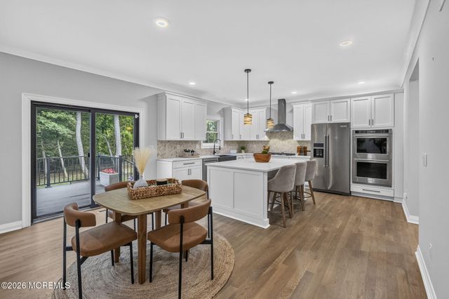 284 Middle Road, Holmdel, NJ 07733