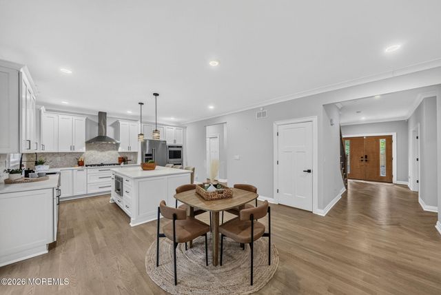 284 Middle Road, Holmdel, NJ 07733
