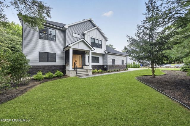 284 Middle Road, Holmdel, NJ 07733