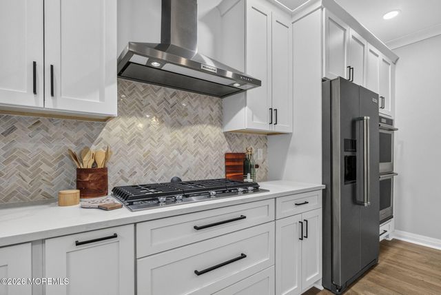284 Middle Road, Holmdel, NJ 07733