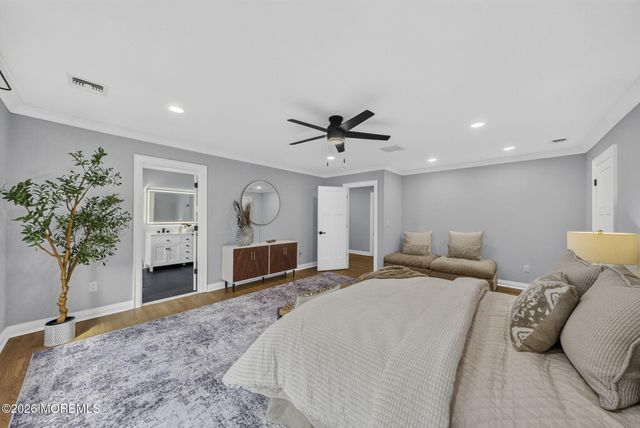 284 Middle Road, Holmdel, NJ 07733