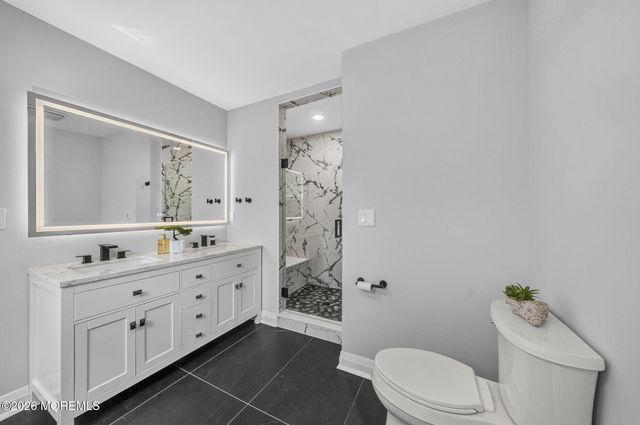 284 Middle Road, Holmdel, NJ 07733