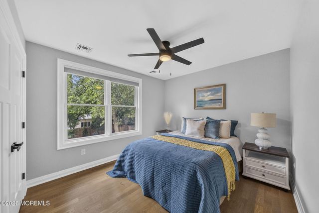 284 Middle Road, Holmdel, NJ 07733