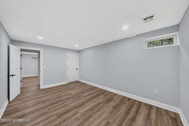 284 Middle Road, Holmdel, NJ 07733